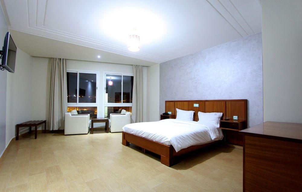 Hotel La Perla Эль-Хосейма Экстерьер фото